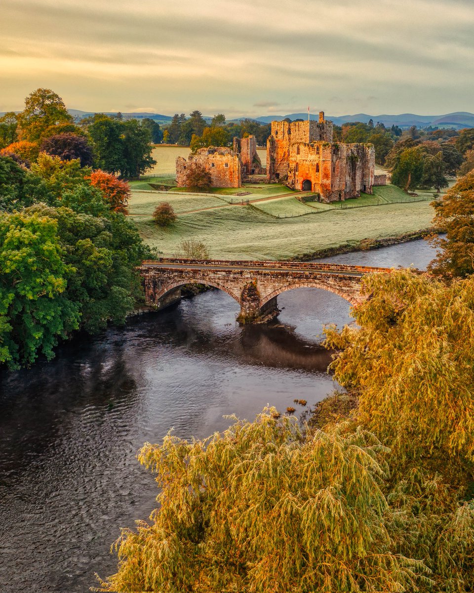 Morning everyone hope you are well. Just outside the Lake District boundaries but still in Cumbria, the beautiful 13th century Brougham Castle. It's definitely worth a visit. #Cumbria <a href="/keswickbootco/">Keswick boot co</a>