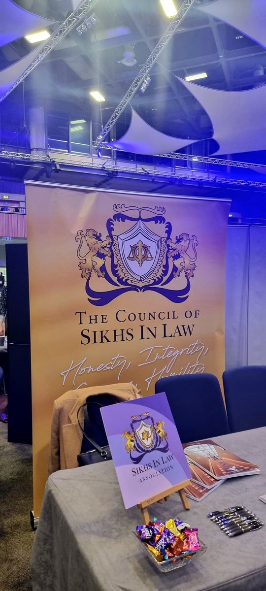 A productive outing with enriching discussions, and great networking opportunities. I engaged colleagues at the @sikhsinlaw stand and took these pictures.

#colpcofa
#SRAComplianceOfficersConference2023