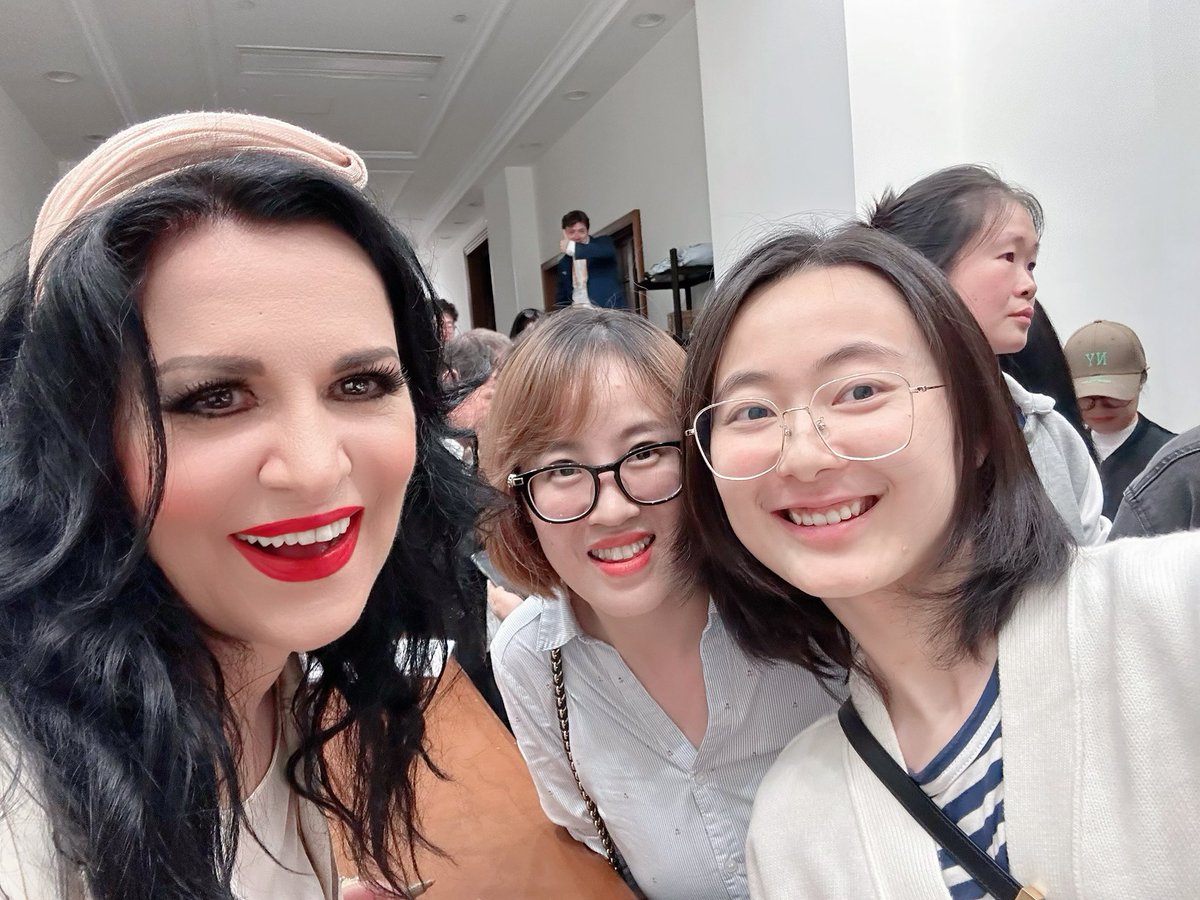 BirdYu's tweet photo. Breathtakingly beautiful!! Thank you for the amazing music and a wonderful evening!!!🤍❤️🌹 https://t.co/vNlklFubcO