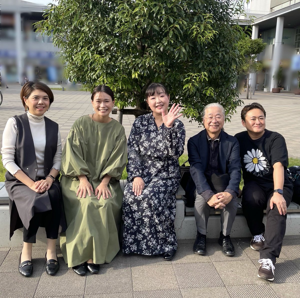 TokyoKonsei's tweet photo. 東混4 班に分かれ全国行脚なう😆
こちらの5名は調布市立第二小学校の6年生対象のアウトリーチでした♪

校門を入ると全面芝生の気持ちよさそうな校庭に感激！そして音楽の大好きな児童の皆さんと楽しい時間が過ごせました🥰
明日は国領小学校へおじゃまします！待っててね〜🙌 #東混
@chofu_zaidan https://t.co/fTPcbcdOT5