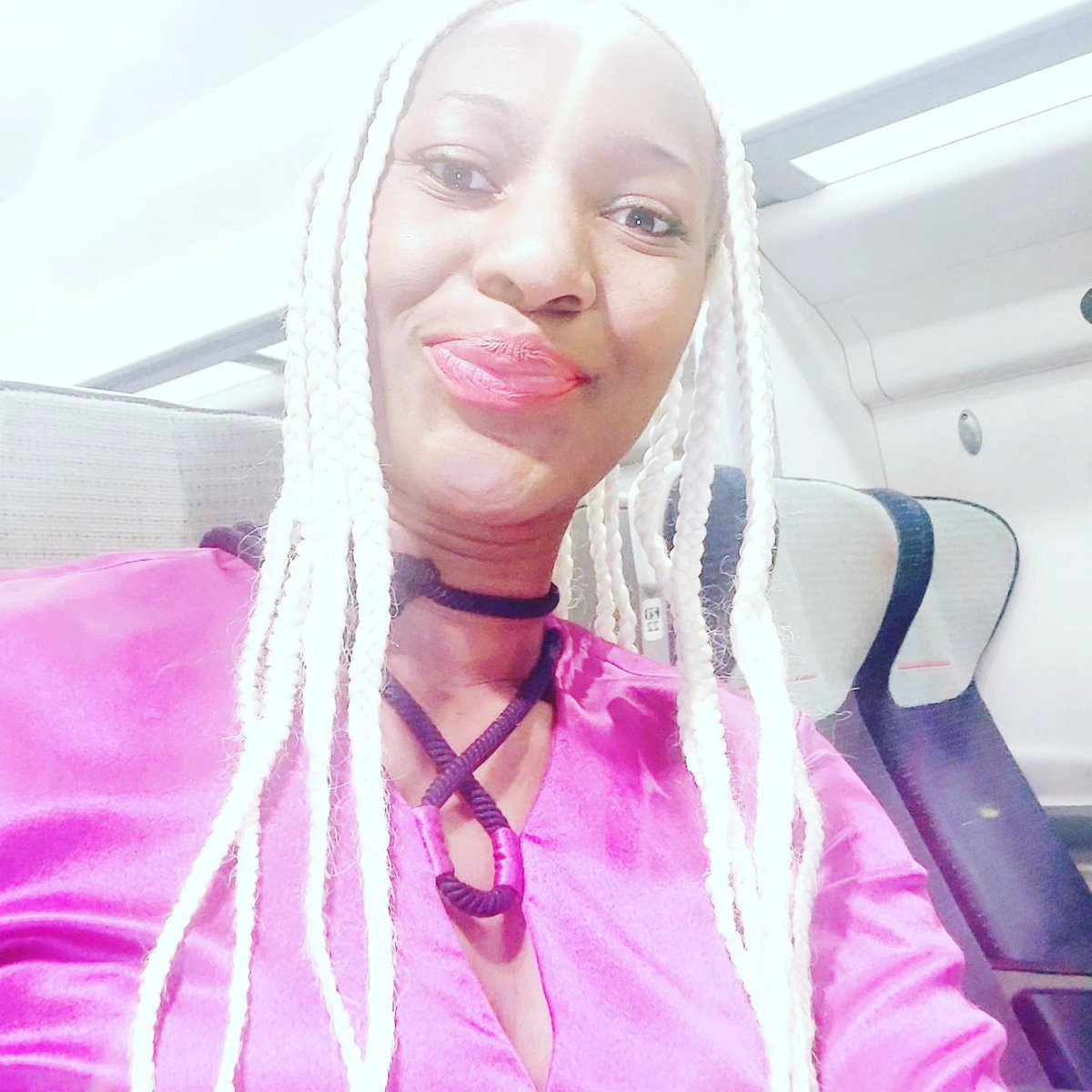 CeliaHibbert's tweet image. A little Bonjour to you all - Firstly, so ya'll can have a nice day. Secondly, so ya'll can have me in your prayers all day 🙏 
#london #bonjour #worktraining  #thursdaymorning #Wolverhampton #Penn #travelling