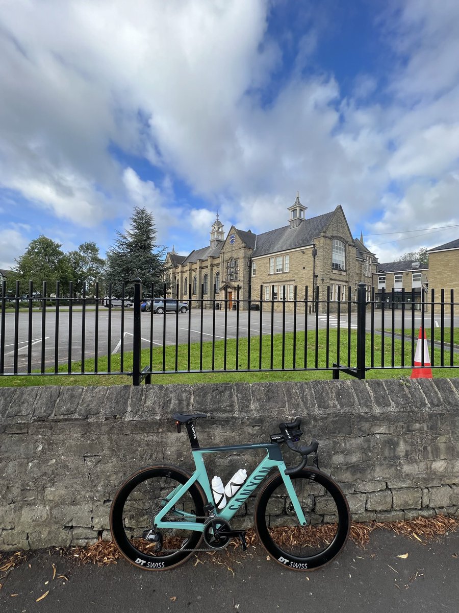 #oldschoolthursday from Clitheroe Royal Grammar School, plus a road cone for luck. Hope you have a great day and make it to half term in one piece. 

#coffeeteachriderepeat #teach #cycle #teachersfollowteachers