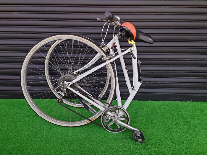 モノマニア四日市】【引き取り限定】 モーメンタム ロードバイク