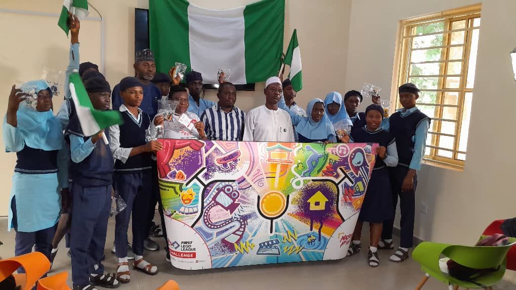 coderina's tweet image. The secret is out
Our Mantra is to infuse fun, creativity with learning.
We serve them well balanced
Our Abuja squad made lasting memories on the students and teachers
#coderinaib
@sap4good @dowNewsroom @NigEducation @FIRSTLEGOLeague @Ford @firstweets @LEGOFoundation
#steam