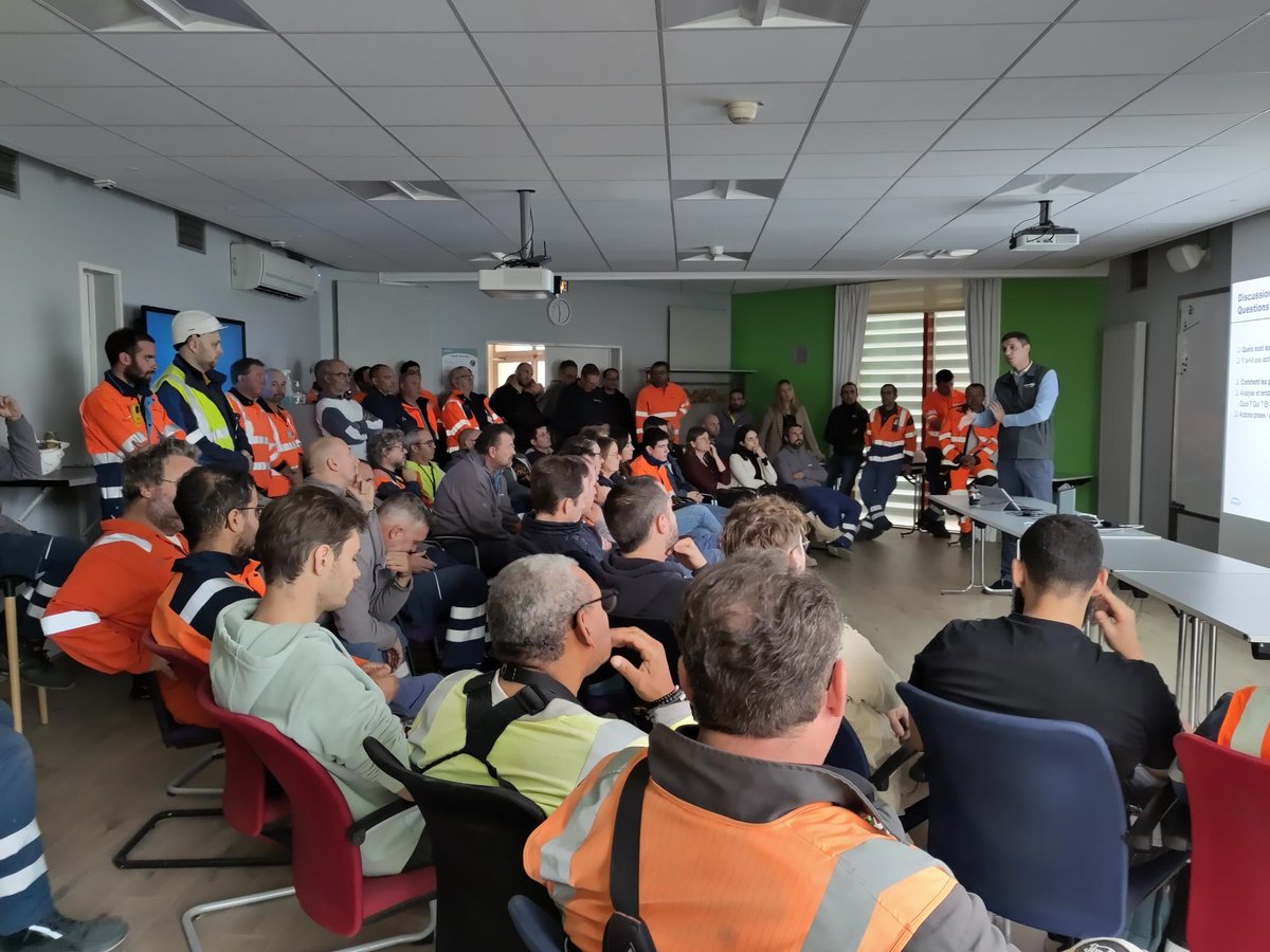 Safety first ! 
Partage sécurité avec les salariés <a href="/storengy/">Storengy</a>
sur le site de Chémery et les prestataires projet et maintenance dans le cadre du Safety stand down
<a href="/ENGIEgroup/">ENGIE</a>