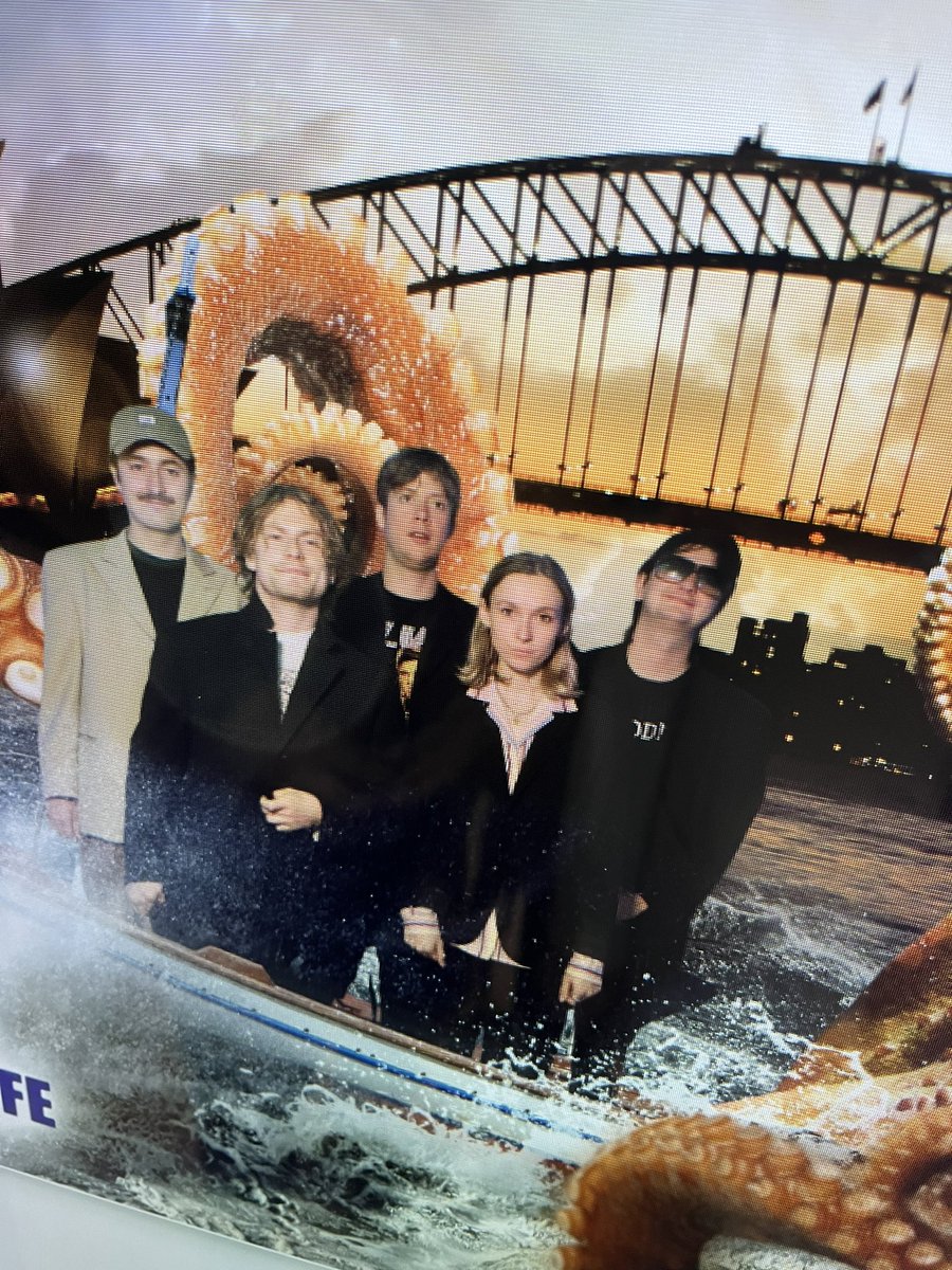 Thank you Australia 🇦🇺 thanks to everyone that came to a show big love all round 🫶 now we in New Zealand 🇳🇿 baby at San Fran, Wellington tonight xoxo Elliot Dawson 8pm sorrybanduk 9pm 🦁🦁🦁