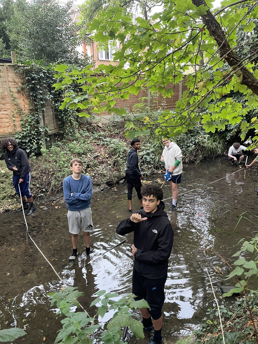 Year 11s have successfully completed their physical Geography fieldwork this half term! They got stuck in and had a great day out (even in the rain) I was very impressed! ☔️