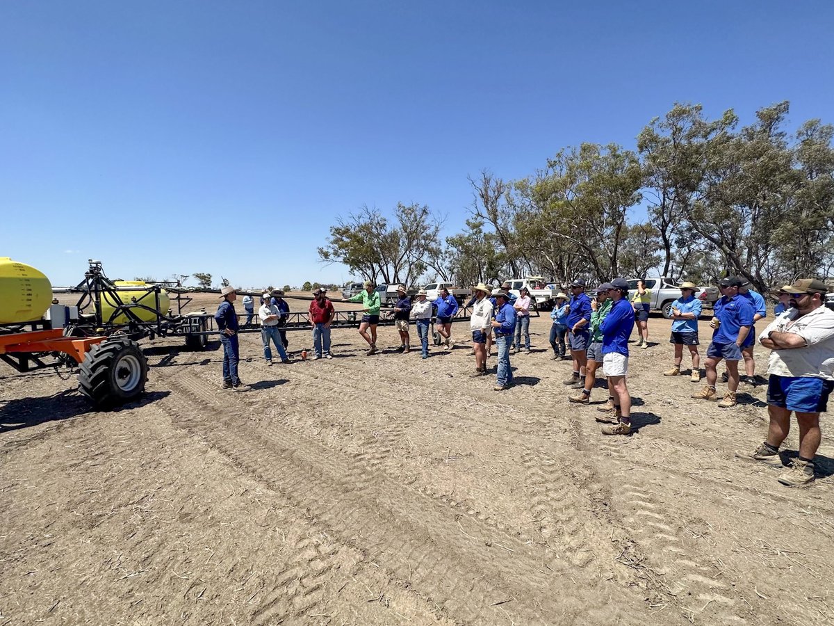 HayesSpraying's tweet image. The field demonstration by @swarmfarmrobotics at Noondoo last Thursday drew an impressive crowd!

Call our office on (07) 4671 3092 to chat all things SwarmFarm Weed-It booms!

#HayesSpraying #SwarmFarmRobotics #WEEDIT