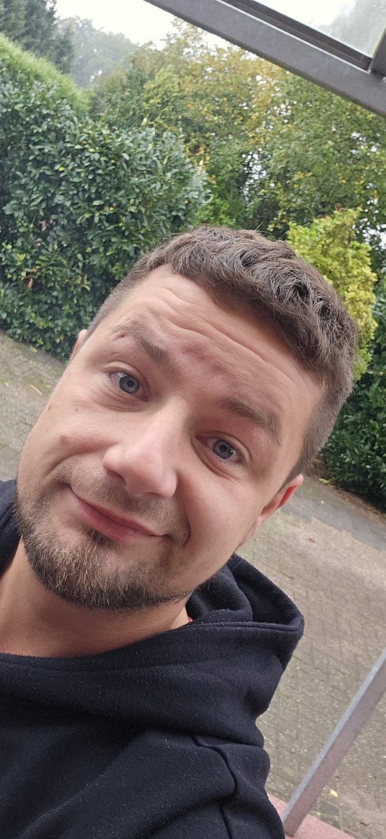 dacrodar's tweet photo. Gleich geht's los #rang in #fortnite das wird schwitzen, spiele es zum zweiten Mal. Rein kommen und mitleiden. https://t.co/NfoEy9Au2D #shooter #nullbauen #rage #pc #controller #NEWBIE #twitchstreamer  #TwitchDE #twitch #streamer #german #smallstreamer #TwitchAffilate https://t.co/AxaOWnSHPO