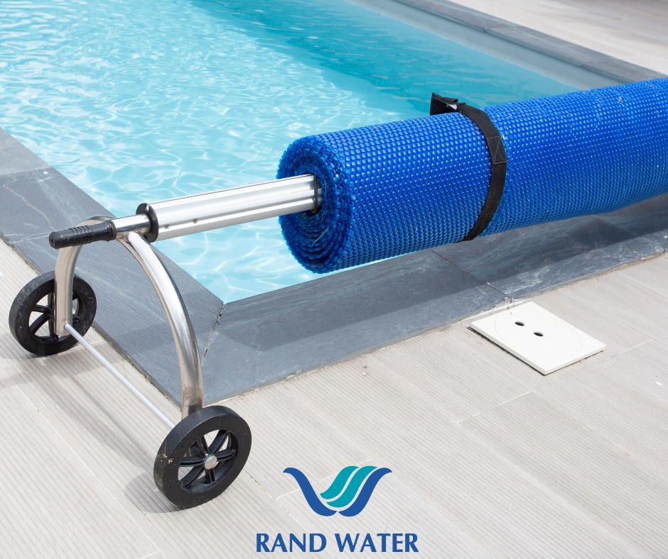 #RW120YearsofExcellence #RandWater #WaterSupply #WaterDemand #WaterSustainability #ReduceConsumption #RWWaterConservation

As summer heats up, it's time to save water by covering your pool or hot tub when you are not using it. Covers can reduce evaporation by 95%. [LE]