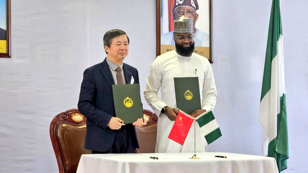 Sharksawn's tweet photo. At a ceremony attended by Vice President @KashimSM, GCON, earlier today at the Embassy of Nigeria in China, the National Agency for Science and Engineering Infrastructure (@NASENIHQ) and new Chinese partners signed three (3) MOUs for new projects valued at 2bn USD. 

#Thread https://t.co/p2UBk5psaN