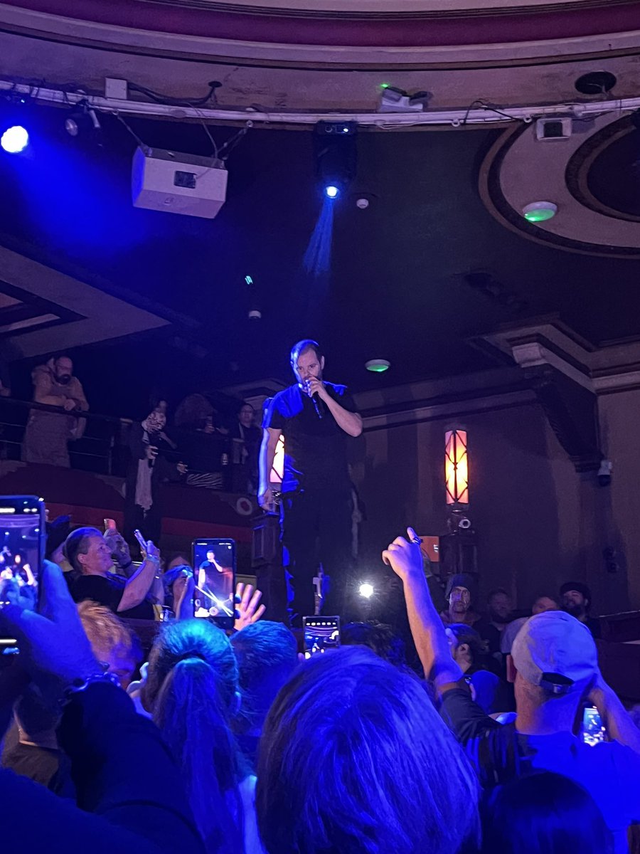 djsameb's tweet image. After following him from his first release on Locked On, through to the current day, I finally got to see @mikeskinnerltd live and he did not disappoint.

A mix of the classics and the latest stuff, crowd work, and even some magic! 🪄 Shout out to @BanquetRecords for sorting 🙌🏻