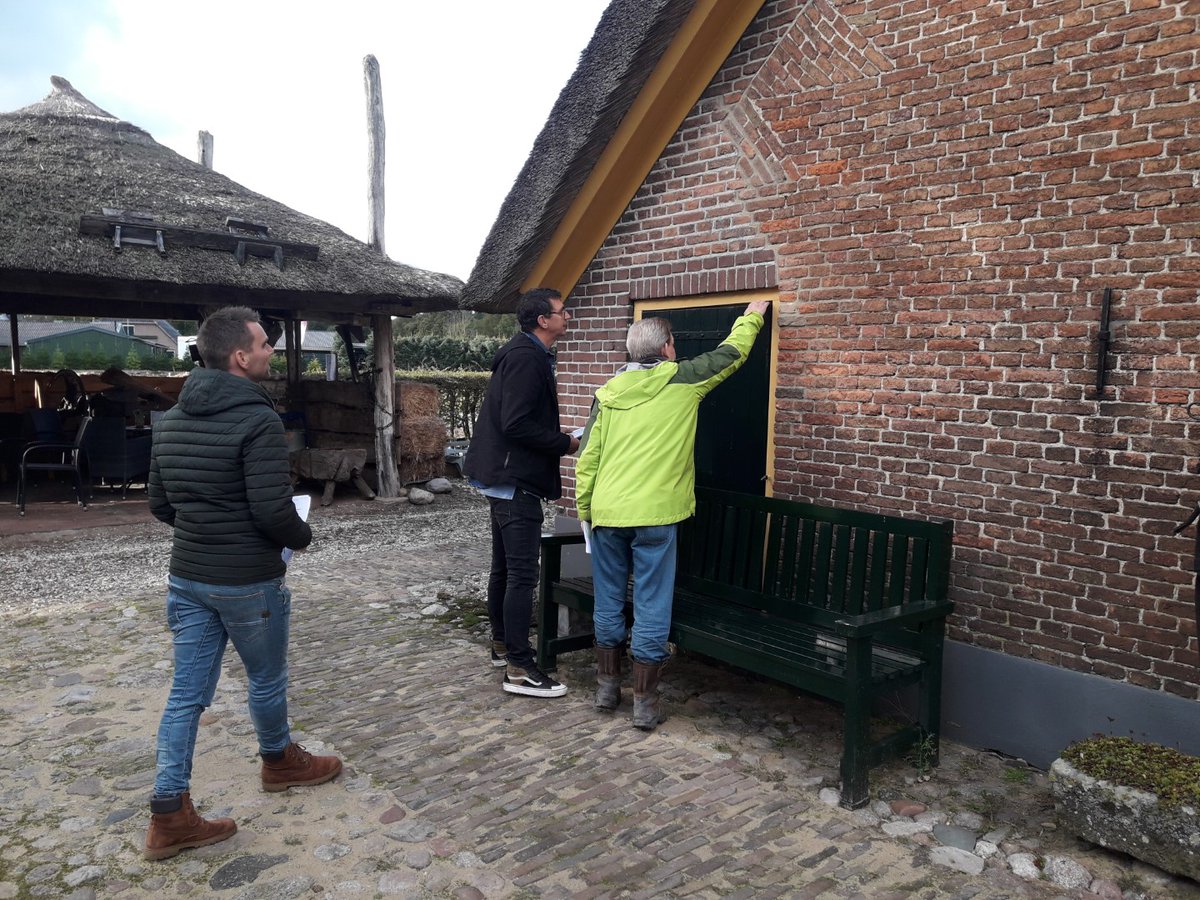 Meld je nu aan voor de opleiding Inspecteur Gebouwd Erfgoed (start januari 2024)! Je leert goed kijken, materialen en schadebeelden herkennen en de conditie van het monument bepalen. Je oefent regelmatig je vaardigheden bij diverse monumenten. Meer info: erfgoedopleidingen.nl/nce-opleidinge…