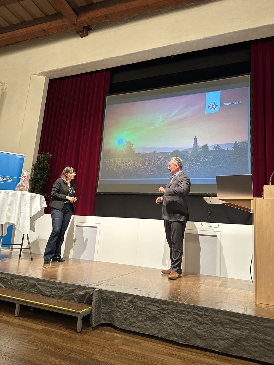PeterMueller9's tweet photo. Toller Abend gestern beim 75jährigen Jubiläum der Rieser Nachrichten in Nördlingen. Interessante Beiträge von Heimatverleger Christoph Eigenrauch, Redaktionsleiterin ⁦@tinibachmann⁩ und Festredner @MarkusGuerne („Wirtschaft vor8“) ⁦@kuempfbeckan⁩ ⁦@AZ_Augsburg⁩ https://t.co/XCWbXqFouG