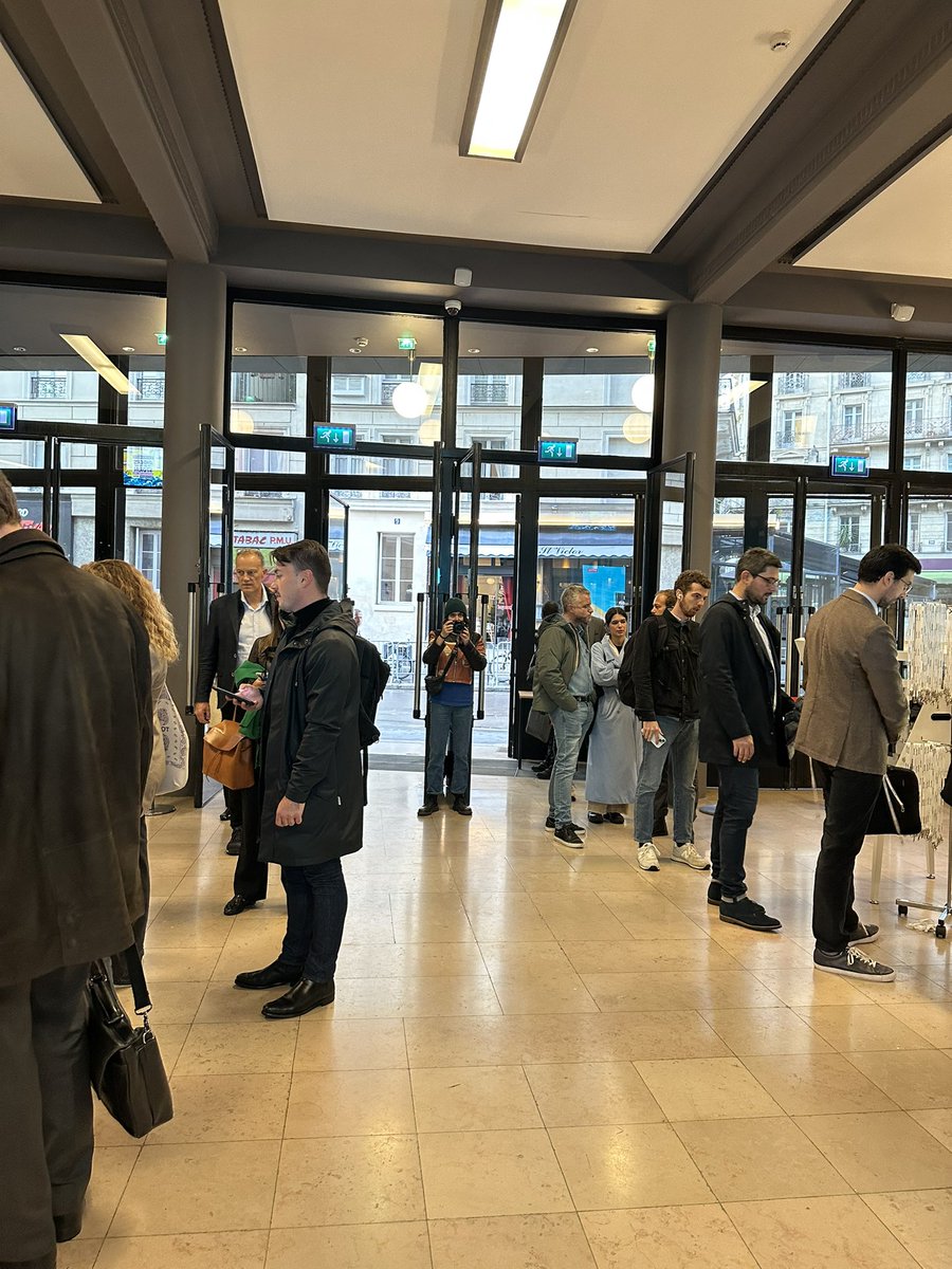 Lancement de FinTech R:Evolution #FFT23 🌪 et début des arrivées 🚀
On se retrouve dans 5 minutes pour l’allocution de bienvenue avec <a href="/AlainClotFFT/">Alain Clot</a> président de France Fintech