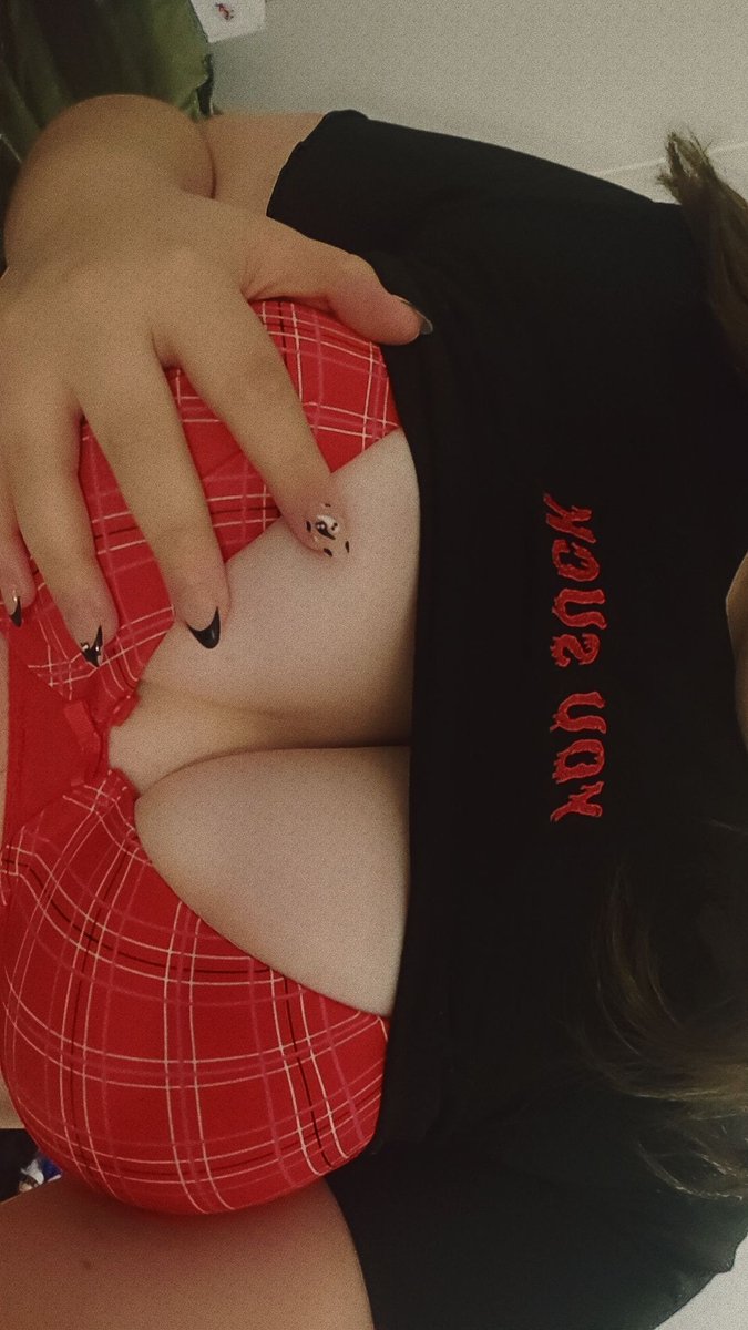 Luna_Lynx_OF's tweet photo. You suck. 
But I suck and swallow 😝💋

Come chat with me on instagram x Selling custom content xx

#onlyfanspromo #onlyfansbabe #onlyfangirl  #onlyfans #OF #chubbygirl #chubby #red #redlingerie  #bisexual #adultmodel #daddy #australia #australian #slut #whore #tits #fuckme https://t.co/aJQQVCCAAs