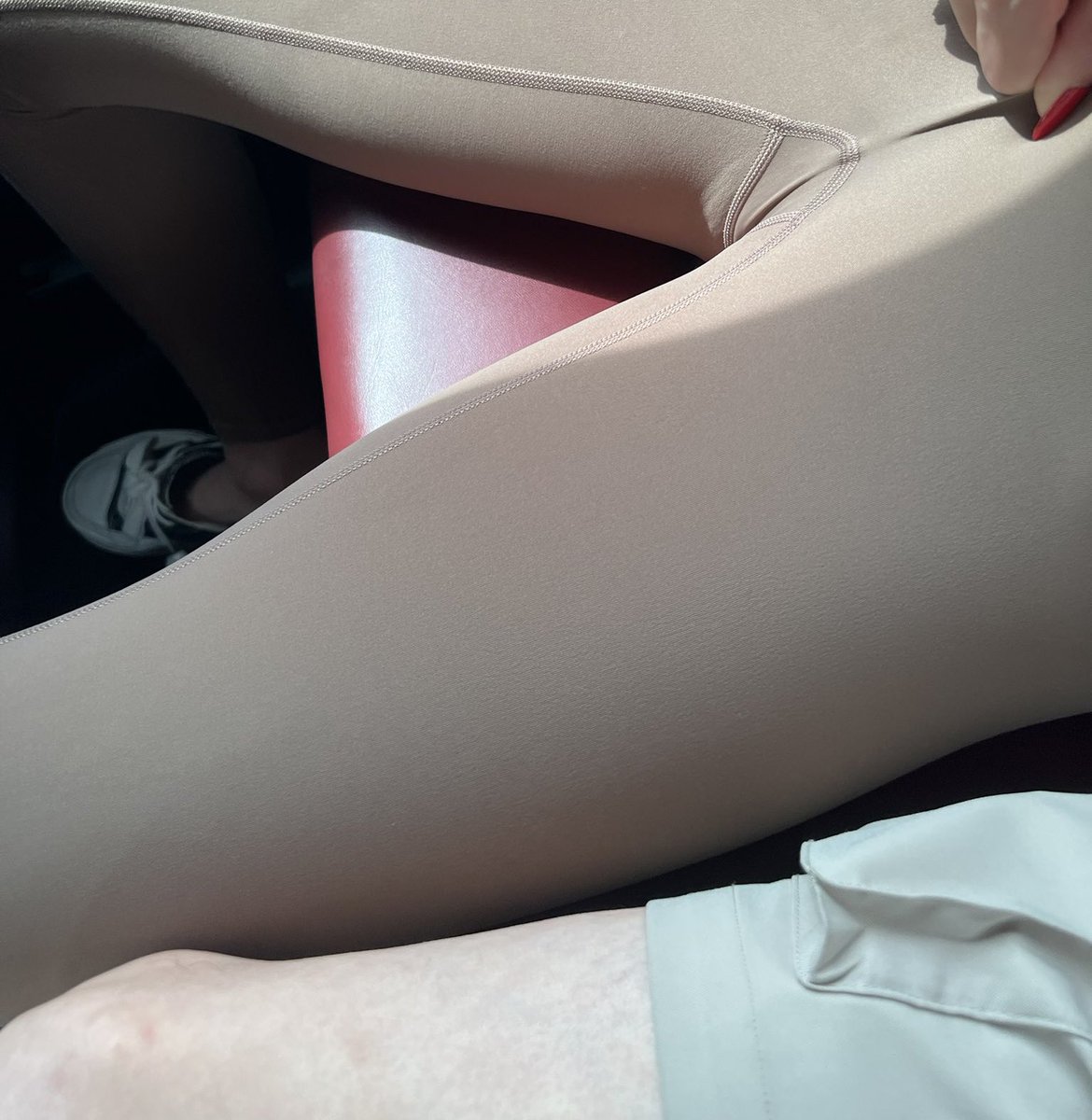 男闺蜜忽悠我说穿这条，穿出来感觉是谁穿谁尴尬😒 https://t.co/mDjzFt2Mth
