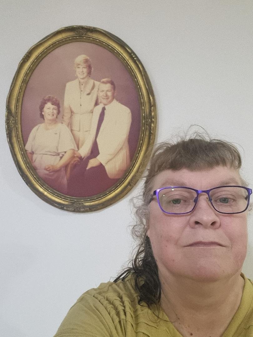 “I allocated self-care approaches throughout my caring journey - even if that was just a short break to really look after myself and reenergise."

Petra was a #carer for both of her parents who lived with dementia.

If you are a carer we are here to help. Call us on 1800 100 500.