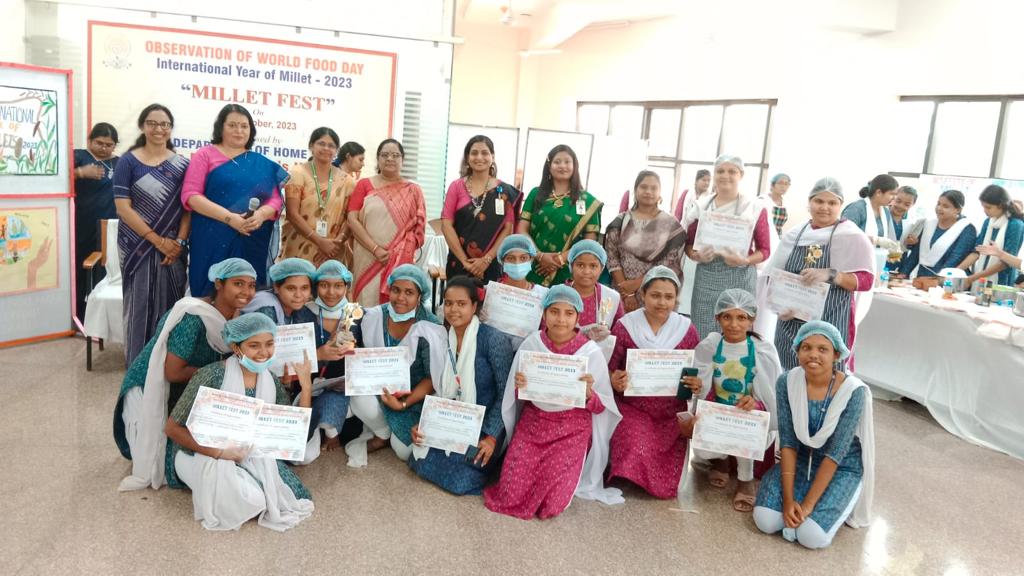 RDWUniversity's tweet photo. Millet Fest organized by PG Department of Home Science on occasion of World Food Day-2023 on 16.10.2023

#MilletFest
#Internationalyearofmillets
#worldfoodday
#rdwu https://t.co/CZMMsBMVYu