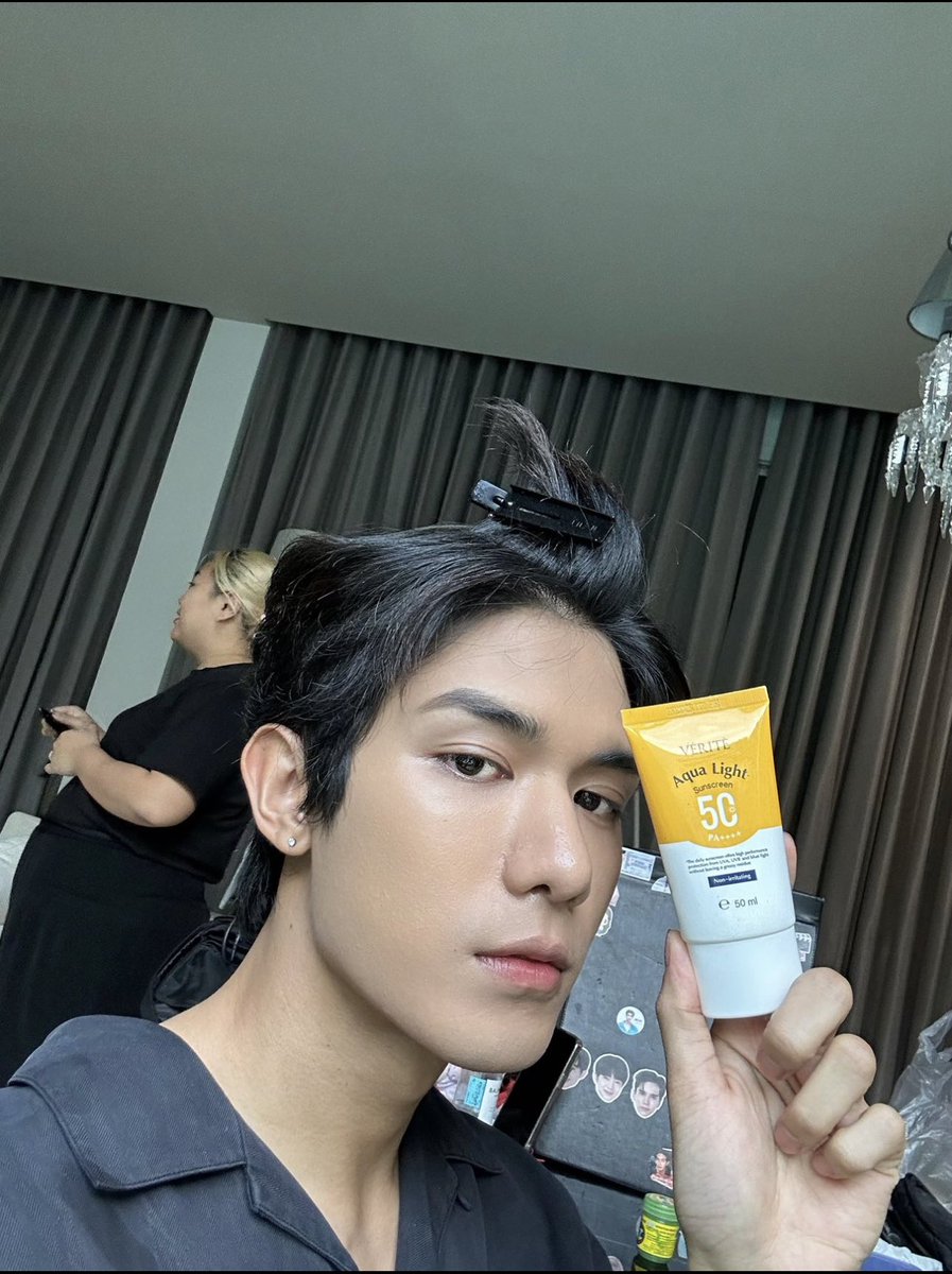 bwnj_snaps's tweet photo. #Netsiraphop broadcast trans
#NetJamesEngTrans
🖤 don't forget to put on your sunblock when heading out https://t.co/Y5y10VvSKd