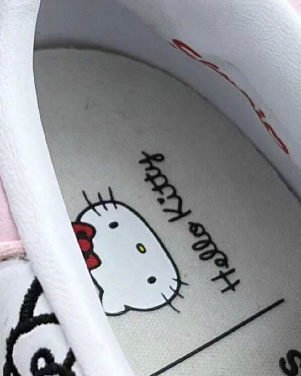 HELLO KITTY  ADIDAS SAMBA 2.0