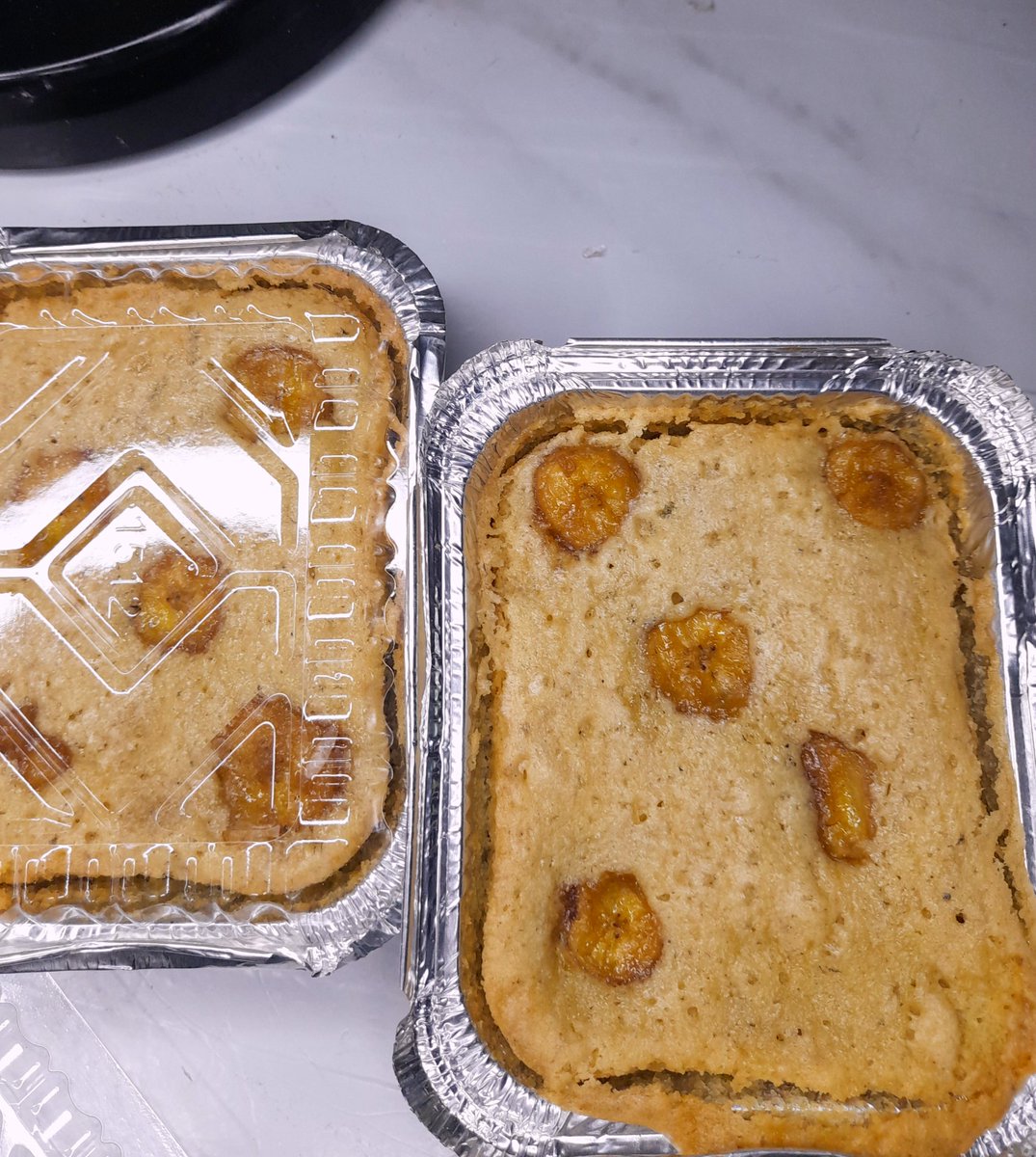 cakeandcraves's tweet photo. What's your favourite cake flavour
-Coconut cake
-Fruit cake
-Banana cake
#Davido https://t.co/JOyxW07xC1