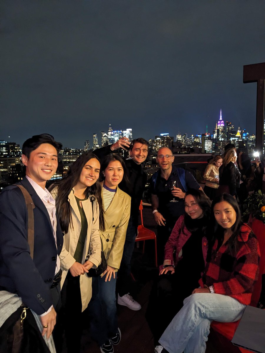 Techweek_'s tweet photo. Standing-room only at the @citizenM New York Bowery hotel rooftop for #NYTechWeek with @Dell, @IntelIgnite, and @nvidia for happy hour. 🥂 https://t.co/tqVY6Q5jkP