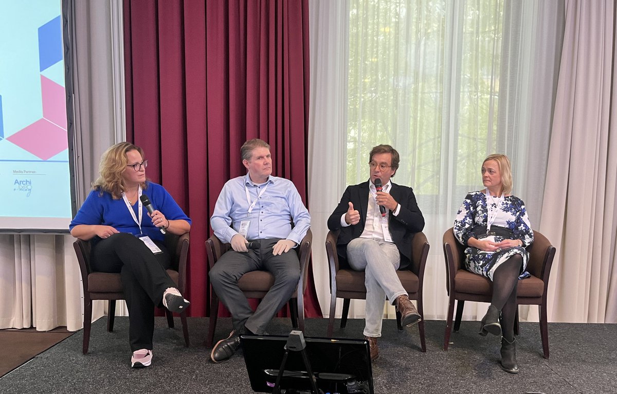 Smart Workspace Design tweet media