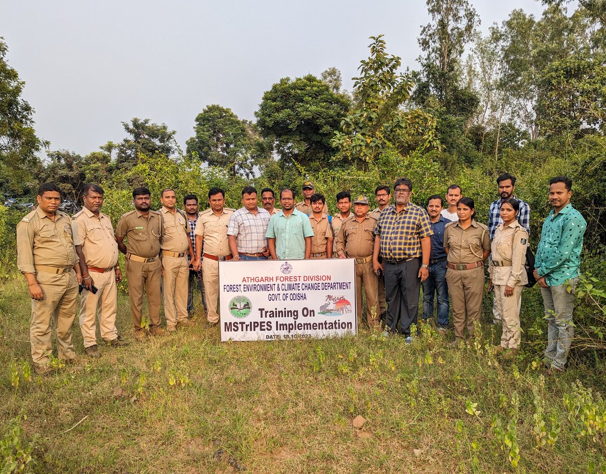 MSTrIPES's tweet photo. #MSTrIPES is extending beyond #protectedareas! A workshop was held at Athgarh Forest Division (@DAthgarh), Odisha on 18th October, 2023.
#DigitalLearning #TogetherStronger #ScientificMonitoring https://t.co/5BSuyZ9kQu