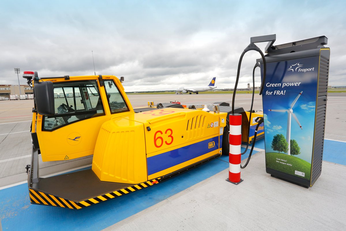 Airport_FRA's tweet image. E-Project @ FRA: electric vehicles as power storage
🚚⚡️

We and our partners @Stromnetz_HH + @h_da are turning electric vehicles into mobile power storage units by using charging infrastructure bidirectionally.

More👉 fra.aero/e-project

#GettingGreener #DestinationNetZero
