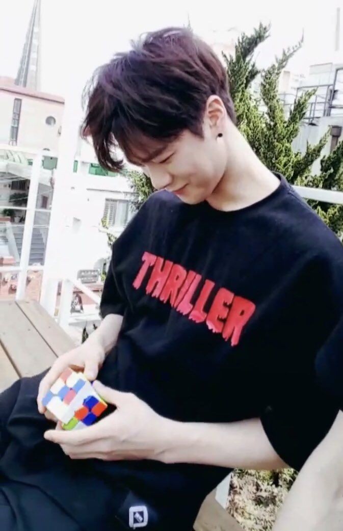 moonflcwrs's tweet photo. I still miss you alot.. i think I will miss you always.. I m doing much better these days, I m learning how to breathe again and I feel good. How are you doing? The sun shines so brightly these days, i wonder if u r adding in some of ur warmth too. Love ♡ https://t.co/bGTd4g91Lr
