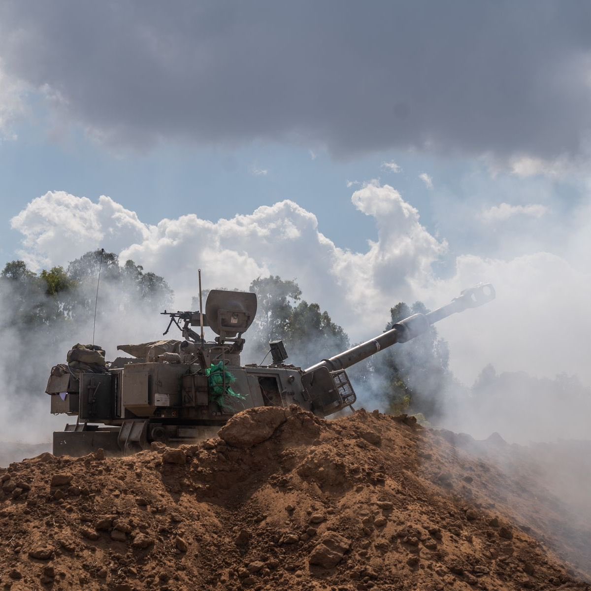 Tothanim_IDF's tweet photo. ככה נראית אש: גדוד 402 ממשיך להילחם ולהגן עליכם 🔥 https://t.co/vxiOf3pD7o