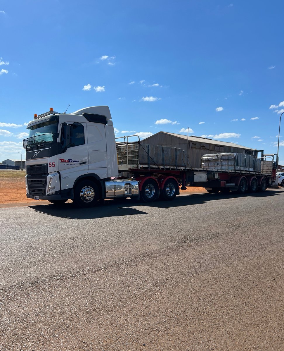 dantransptyltd's tweet photo. Driver Steve is back at work and living-the-dream driving on straight roads, after his holidays towing a caravan around the beautiful but windy roads of Tasmania. 

https://t.co/kqXFaA0Uod https://t.co/qqzki0DvGz