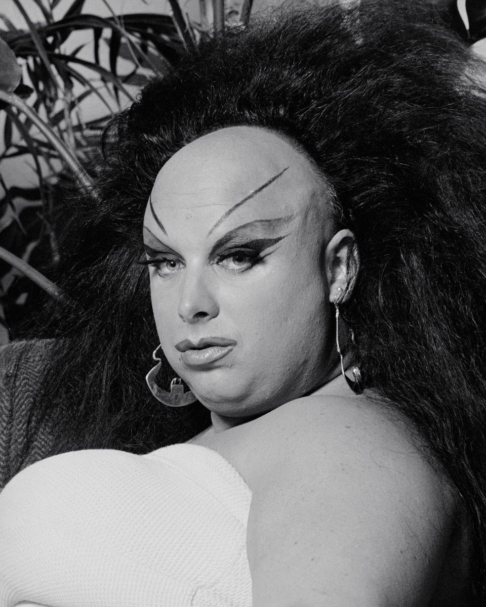 1/ Beloved freak diva / drag monster / hog princess / #JohnWaters’ 300-pound leading lady / hi-NRG disco chanteuse, the raunchy Queen Mutha of us all, the artist formerly known as Harris Glenn Milstead – #Divine (19 Oct 1945 – 7 March 1988) was born 78 years ago today! #cultfilms