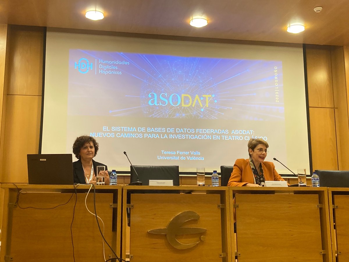 Teresa Ferrer empieza su conferencia plenaria en <a href="/CongresoHDH2023/">VI Congreso Humanidades Digitales Hispánicas 2023</a> en relación con <a href="/asodat2023/">ASODAT</a>