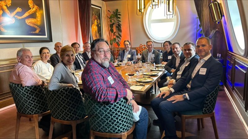 Un almuerzo-debate de gran impacto 💫

Un estimulante encuentro organizado que organizamos ayer para Iron Mountain Mountain.

#IA y #Cyberseguridad, el #dato y la gestión “inteligente” de la Inteligencia Artificial 😉.

Muchas gracias a todos los directivos