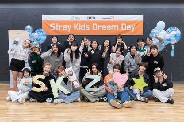Stray Kids France 🇨🇵 tweet media