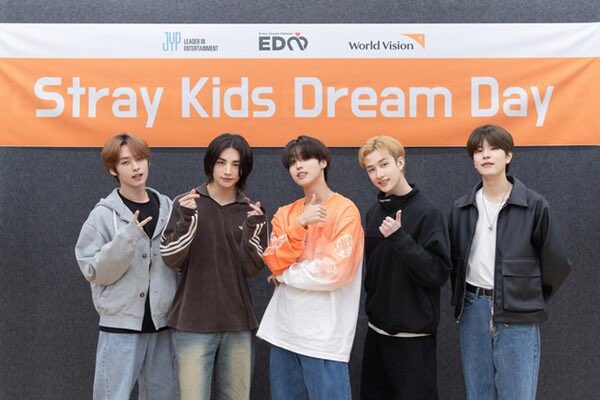 Stray Kids France 🇨🇵 tweet media