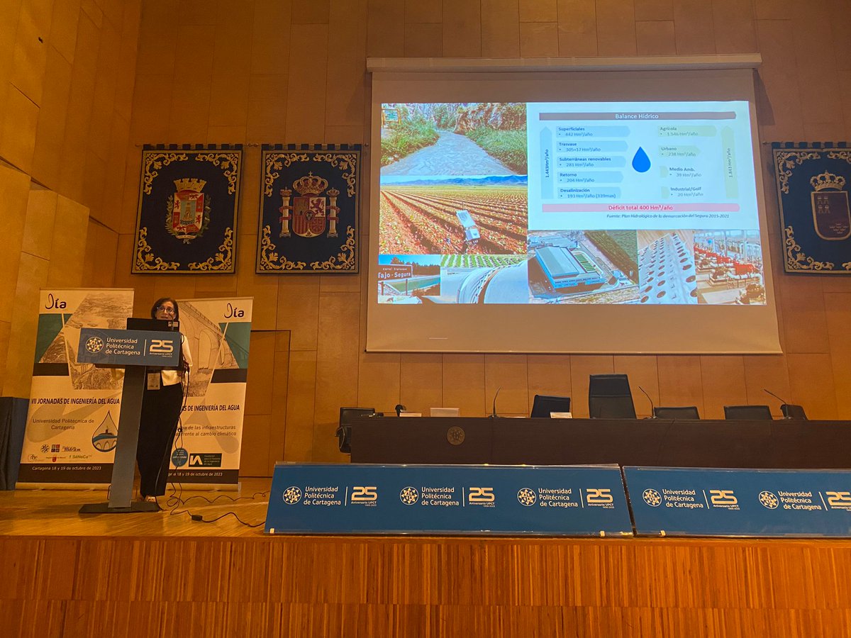 EvaMena07's tweet photo. Continúan las VII Jornadas de Ingeniería del Agua 💧en Cartagena.
Hoy le toca el turno a @IserranoSanchez directora general de @EMUASA_Clientes 
Hablando sobre "La gestión del agua urbana como paradigma de la circularidad en la Región de Murcia" https://t.co/9Ygj8PrC8H