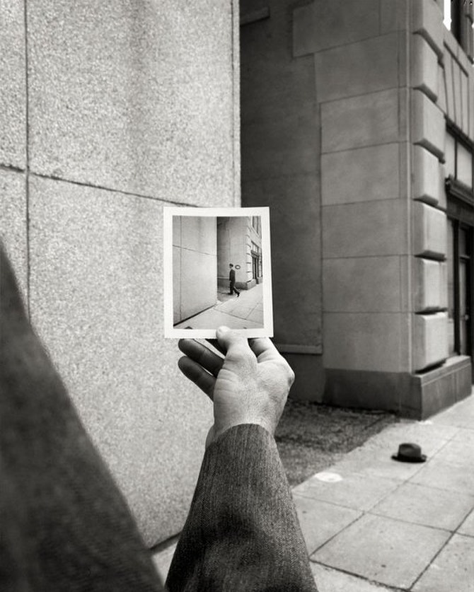 rmunoz's tweet photo. Barthes: “Los que olvidan releer se obligan a leer en todas partes la misma historia”.
La primera #lectura busca en lo desconocido lo conocido. La relectura busca en lo conocido lo desconocido. *

(N.B. Añadiría: la relectura no solo de textos) https://t.co/4AMln9mUuy
