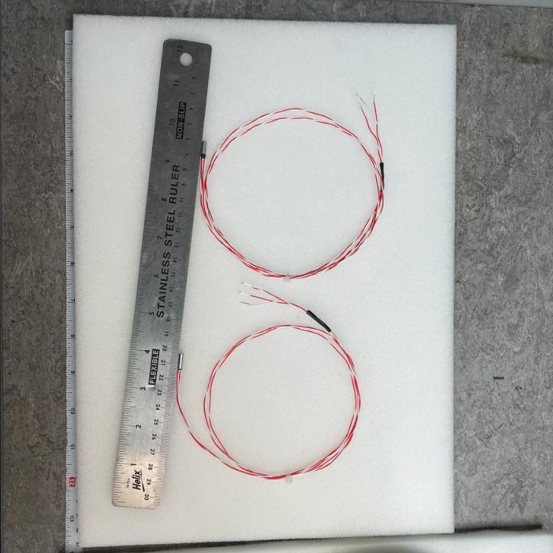 processp's tweet image. Exciting things have been happening in our workshop this week with a motorsport theme! Our team has been hard at work manufacturing small duplex Pt1000s, and some probes for F1 engines' oil-level sensors.
#temperaturemeasurement #probes #temperaturesensors