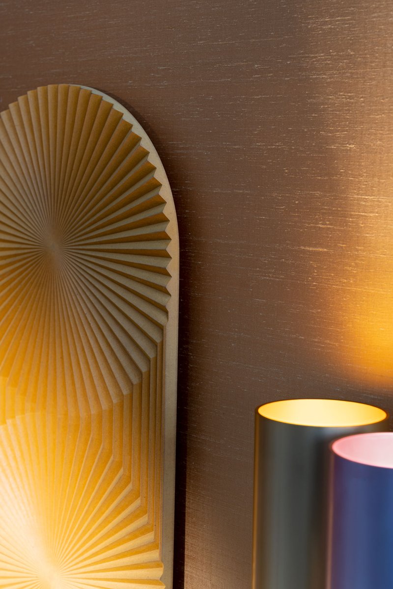 Ganzu interprets silk’s history and links to luxury and fashion in a classic yet contemporary wallcovering. Refined and elegant with a subtle slub, the 100% natural silk wallcovering has a premium, exclusive look and feel. Explore: hubs.li/Q025N32d0 #silk #wallcovering