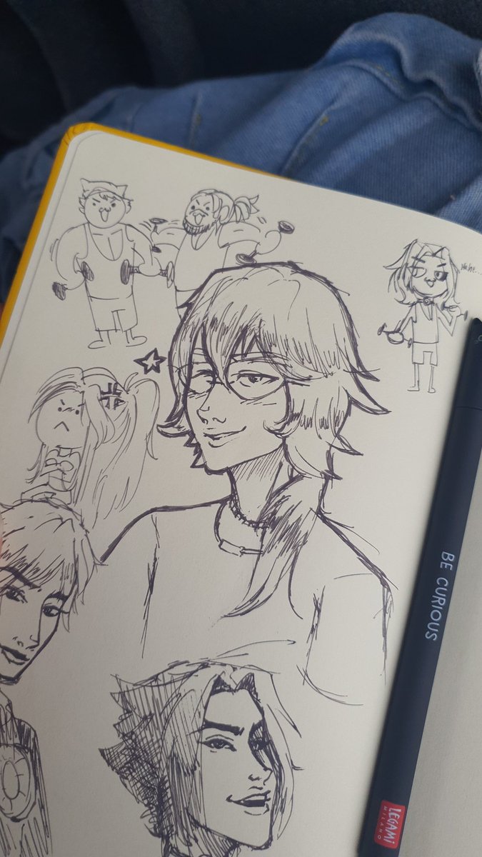 PochitaVTber's tweet photo. Bus sketches of my silly boys 😶🌫️
#HeartSteel #kasante #sett #ezreal #yone #kayn #aphelios https://t.co/FszIKuu47A