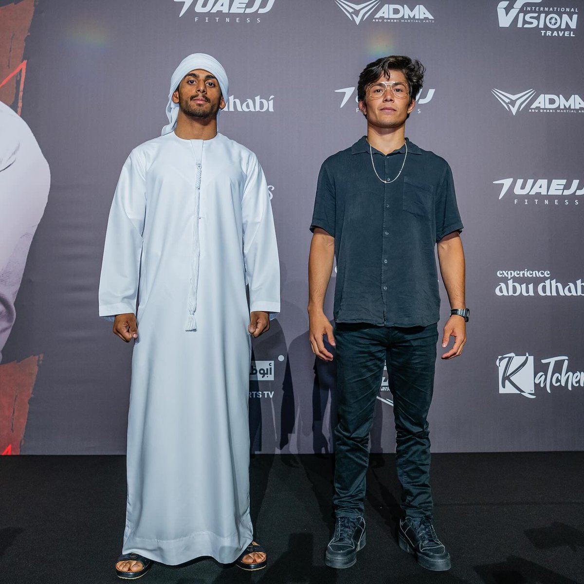 BorzSalem's tweet photo. الإماراتي زايد الكثيري تواجد في مواجهة المؤتمر الصحفي بالزيّ الوطني أمام البرازيلي ثاليسون سواريز. 

بالتوفيق لممثل الوطن 👏🇦🇪
 
#ADXC #ADXC1 #UFC https://t.co/62fAFL5rF2