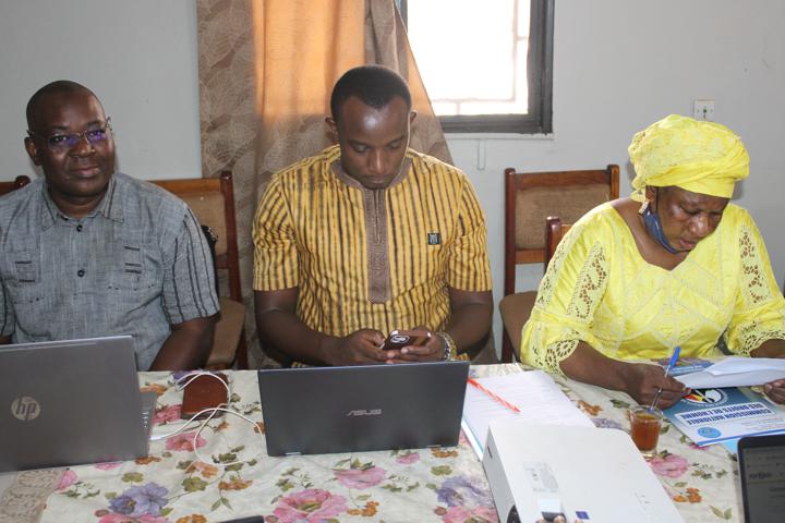 La salle de réunion de la CNDH a abrité le lundi, 16 Octobre 2023, un atelier d’échanges sur le cadre juridique applicable au recrutement et à l’utilisation des enfants dans les hostilités par les parties au conflit armé au Mali. C'était avec l'appui de Diakonia.