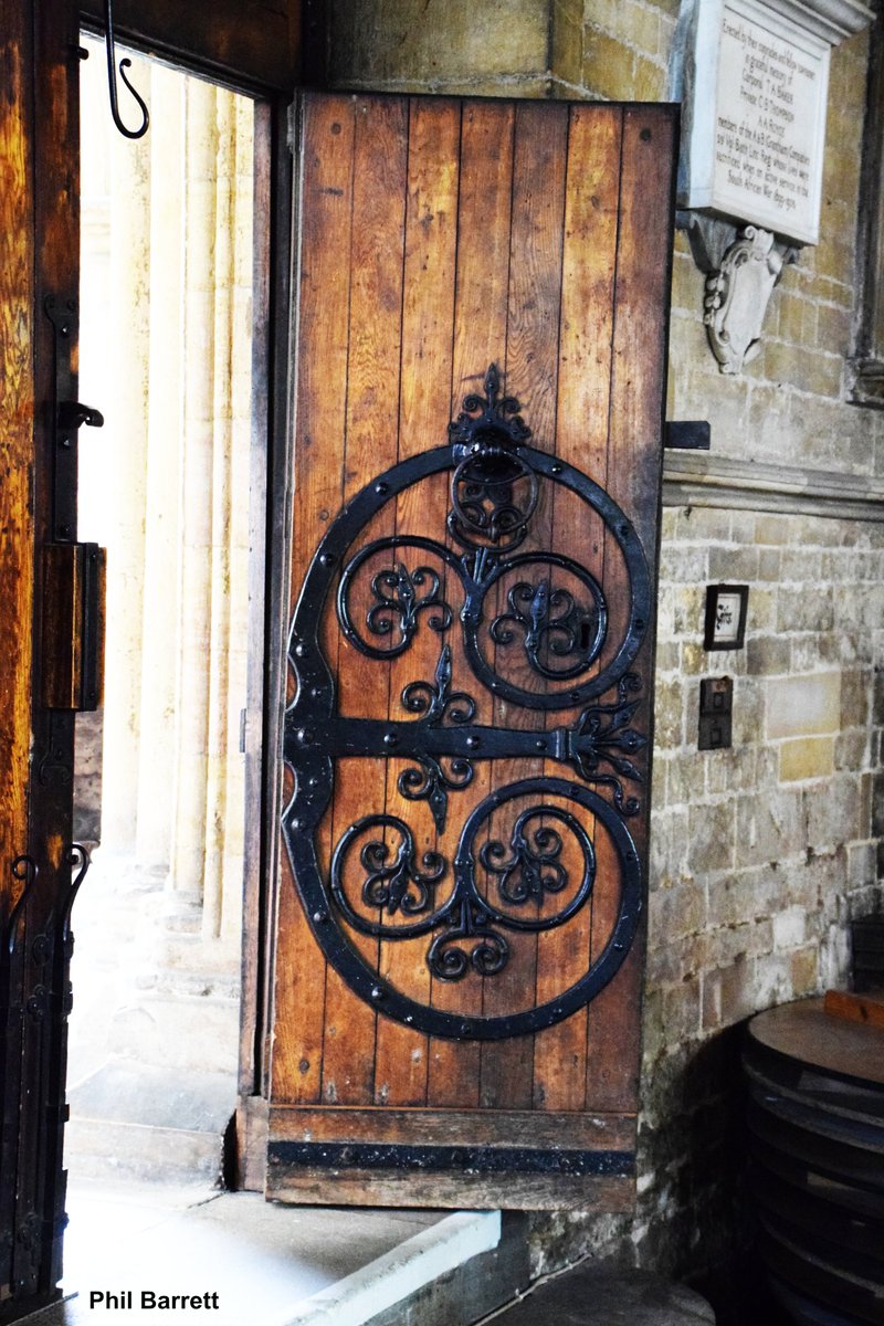 Phil_M_Barrett's tweet photo. If you thought this door had an amazing decorated hinge, wait till you see the other three. 😁
St Wulframs Medieval Church, #Grantham, Lincs.
#AdoorableThursday https://t.co/HS488ZEB7W