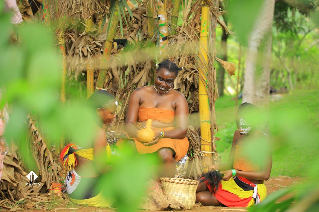 weare_dea's tweet image. 🇺🇬 Uganda shines in its diversity.

Qn;  What makes you a #ProudlyUgandan ? 

Share your unique stories, vibrant experiences, and the moments that fill your heart with pride. 

Let's paint a canvas of our collective joy, the Ugandan Joy 🇺🇬❤️.

#UniquelyOurs #AreaCode256