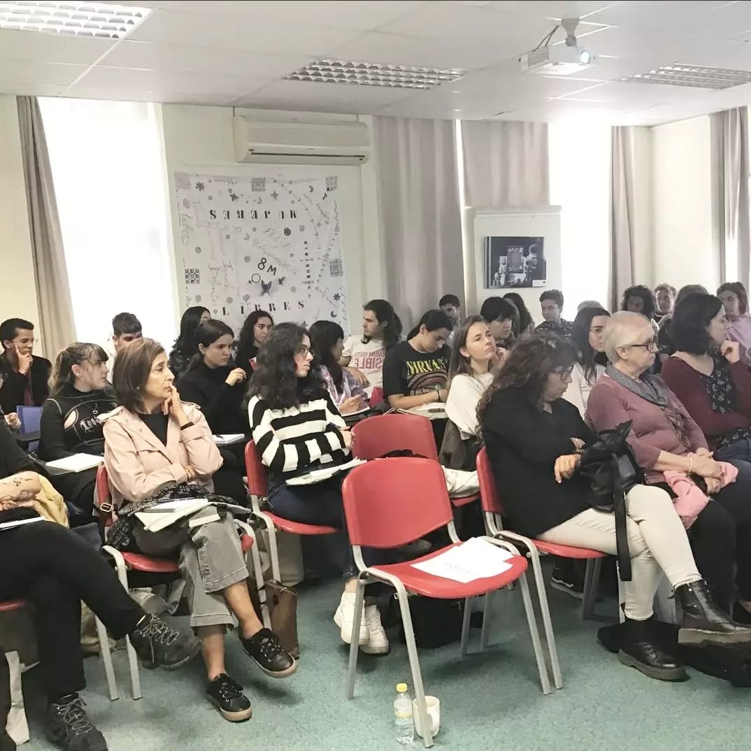 adavasymt_vall's tweet photo. Ayer participamos en las jornadas de prostitución, trata y agresiones sexuales organizadas por @CentroAlbor  en @IgualdadVallad1 
Hablamos  sobre las agresiones sexuales en la prostitución. Muchas gracias por invitarnos y organizar estas jornadas tan necesarias. https://t.co/KPCjBhlQ9u