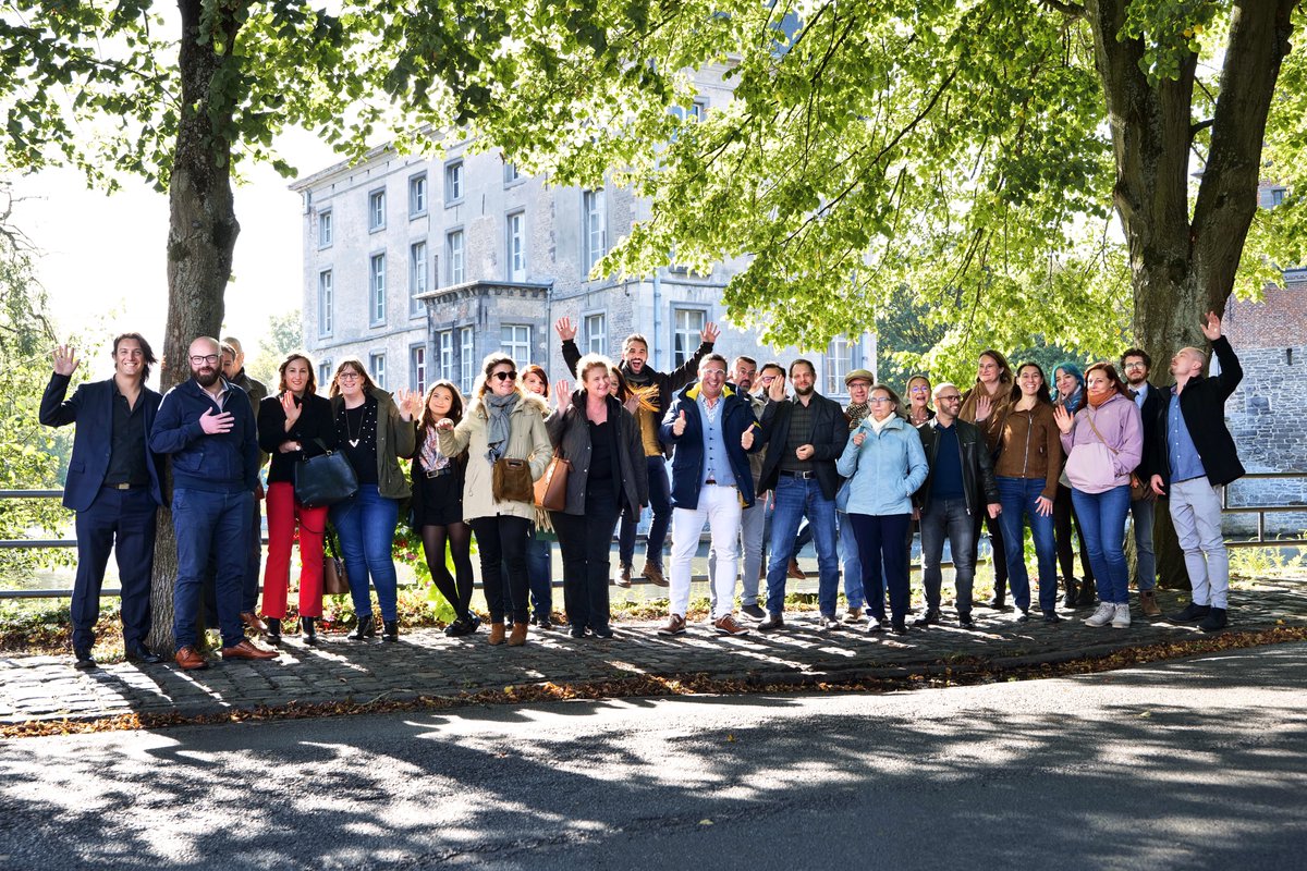 A l'occasion du Team Building #Delcampe, toute l'équipe s'est retrouvée cette semaine pour parler des réalisations présentes et futures du site. On vous réserve de belles surprises ! 🎁🤗
Merci de faire partie de nos membres ! 💙