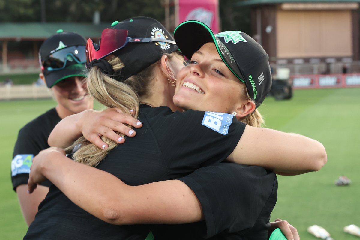 Congrats to Sophia Dunkley and Milly Illingworth who will debut for the Stars tonight 💚

#WBBL09